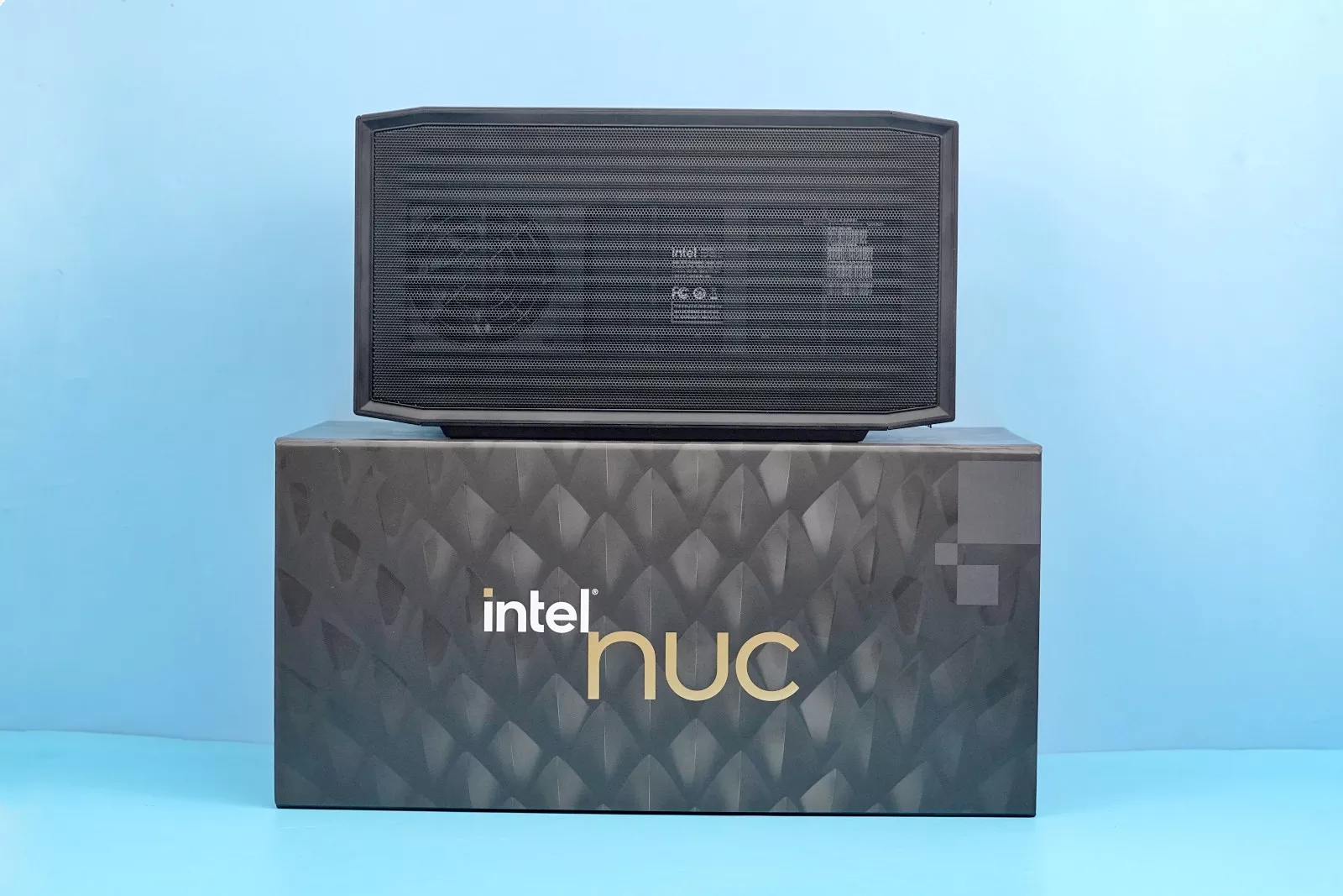 Intel NUC 12 Extreme評測
