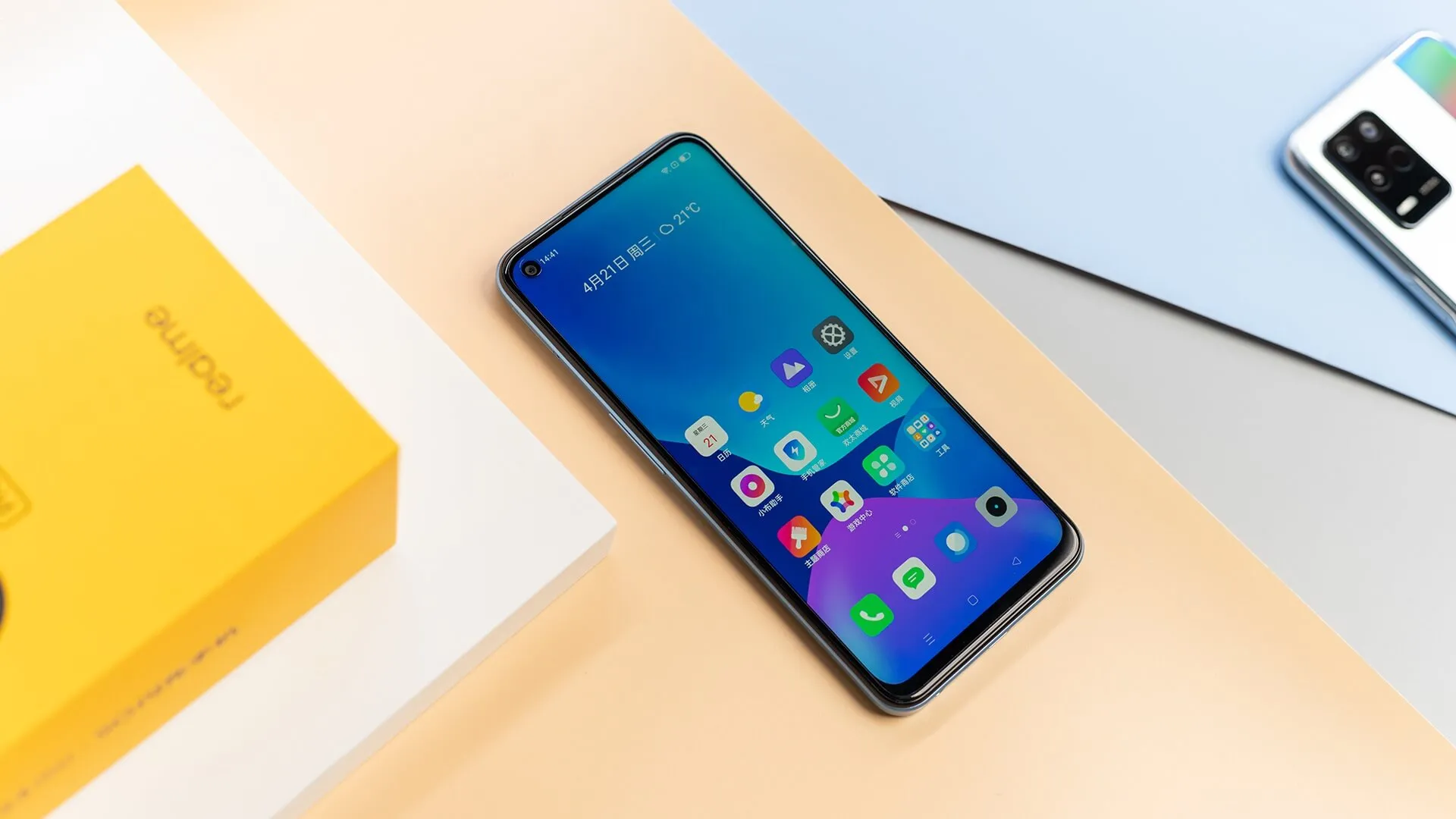 realme Q3