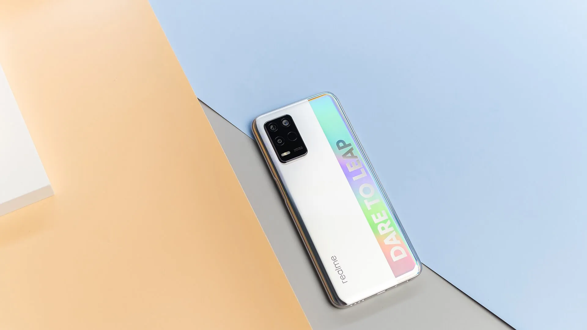 Realme Q3 လိုလားသူ