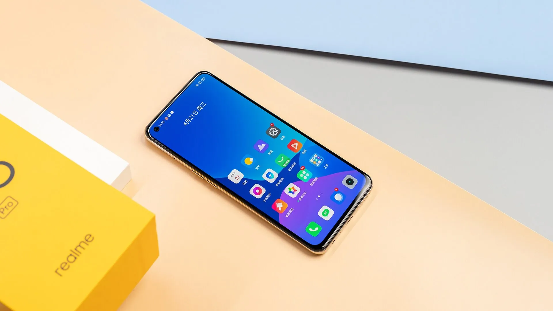 Realme Q3 လိုလားသူ