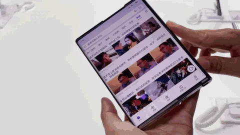 Expérience pratique sur l'écran de défilement du téléphone mobile OPPO X 2021