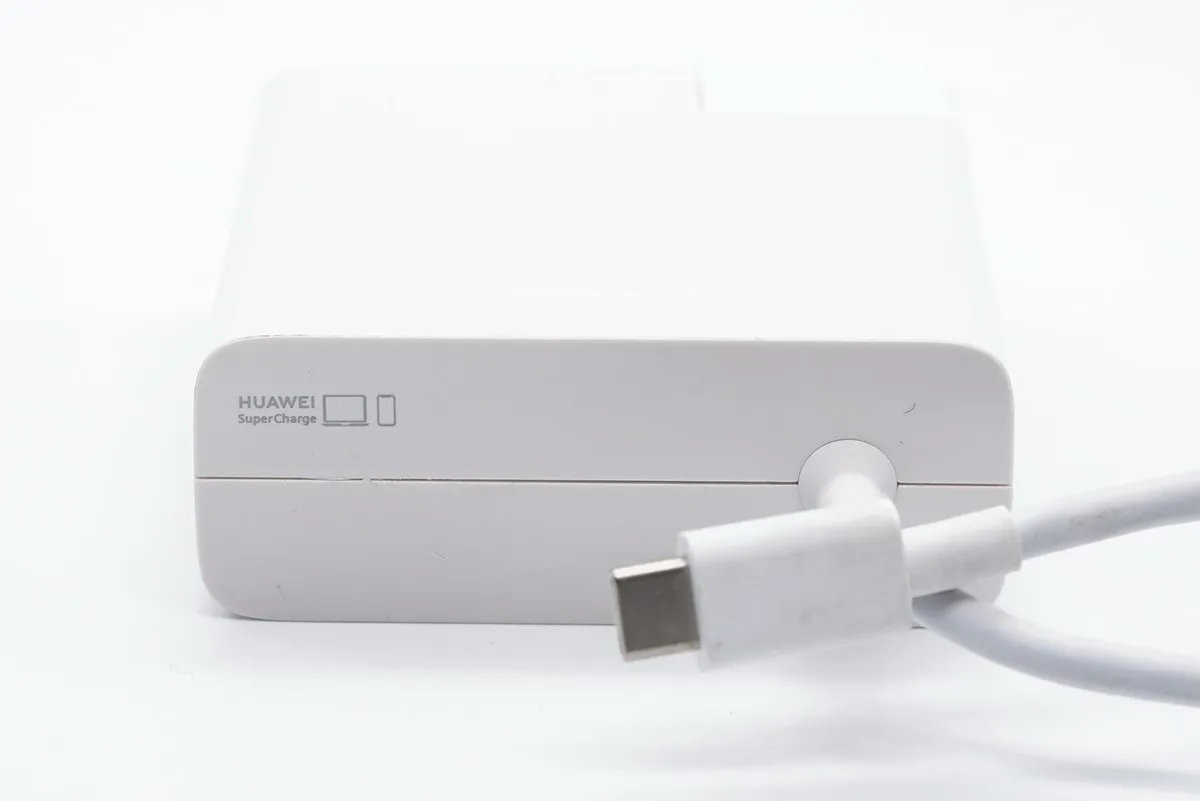 Huawei 135W charger
