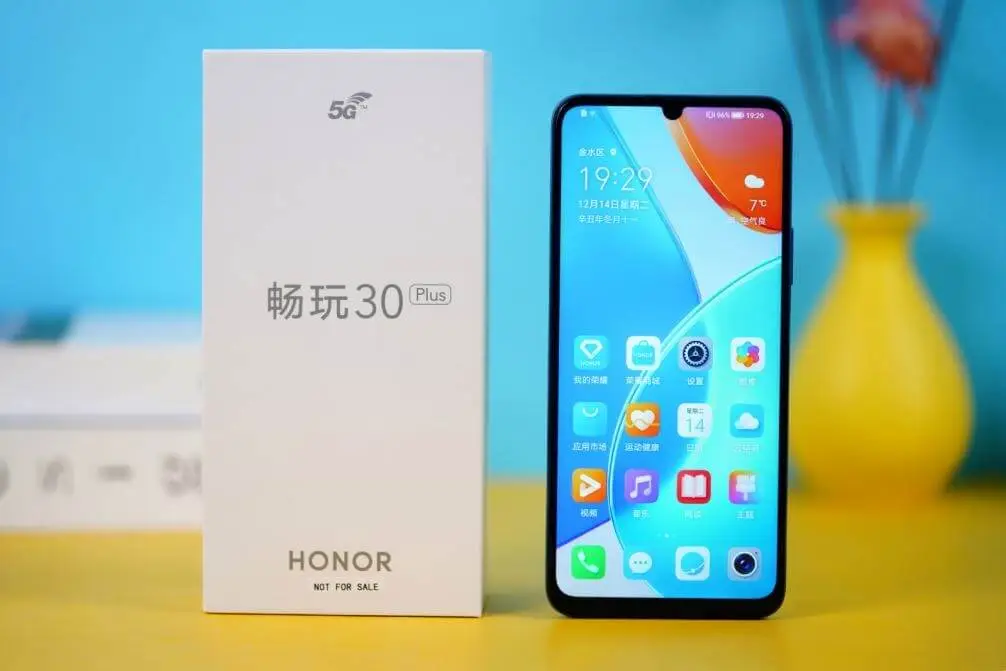 Honor Play 30 Plus